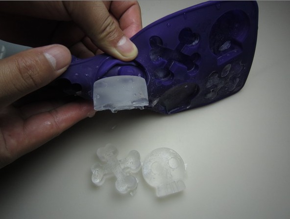 美国VICHO进口商订购的骷髅硅胶冰格有何设计区别?