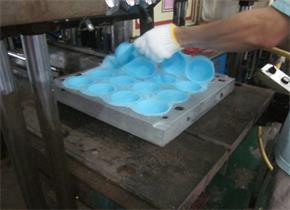 深圳硅胶冰格定制哪里比较实惠?汉川硅胶厂实力怎么样?