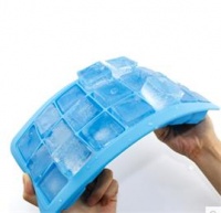 DIY轻松制冰,取冰块.带盖硅胶冰格一分钟脱模技巧