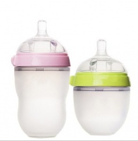 新生儿买哪种奶瓶好?硅胶材质的奶品个安全吗?