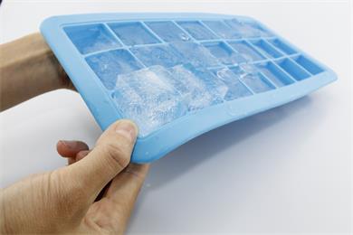 21格带盖硅胶冰格制冰盒